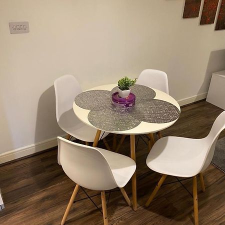 Spacious 1 Bed Relocation Apartment Free Parking, Бріерлі-Гілл Екстер'єр фото