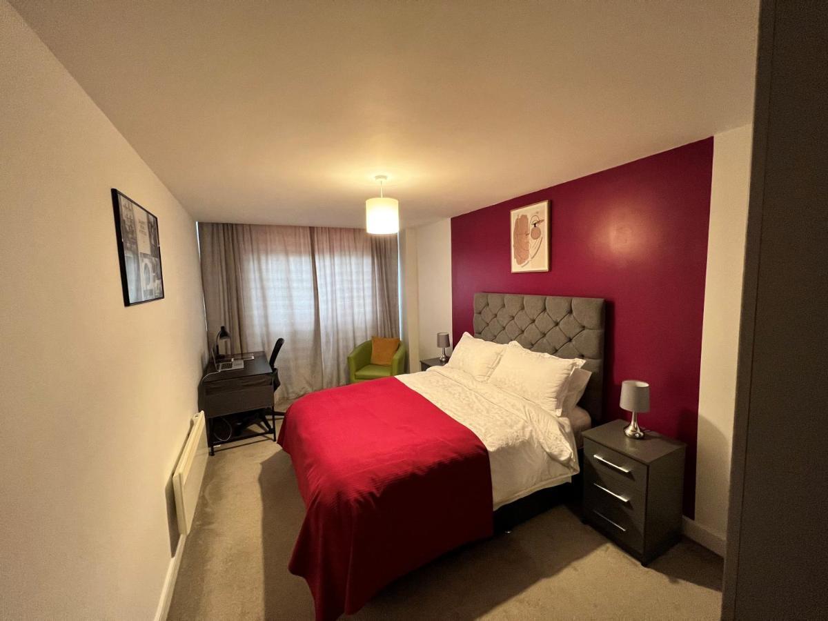 Spacious 1 Bed Relocation Apartment Free Parking, Бріерлі-Гілл Екстер'єр фото